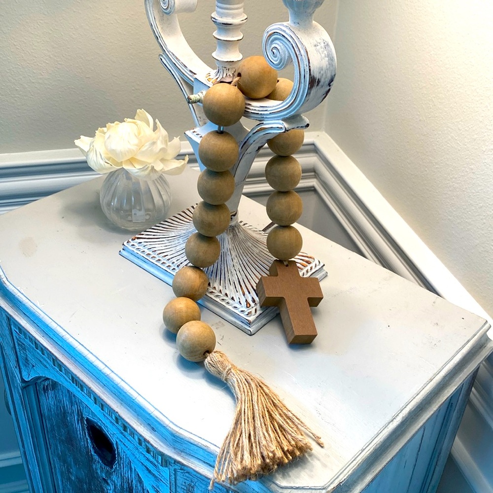 WOOD GARLAND BEADED HOME DECOR WITH CROSS‎